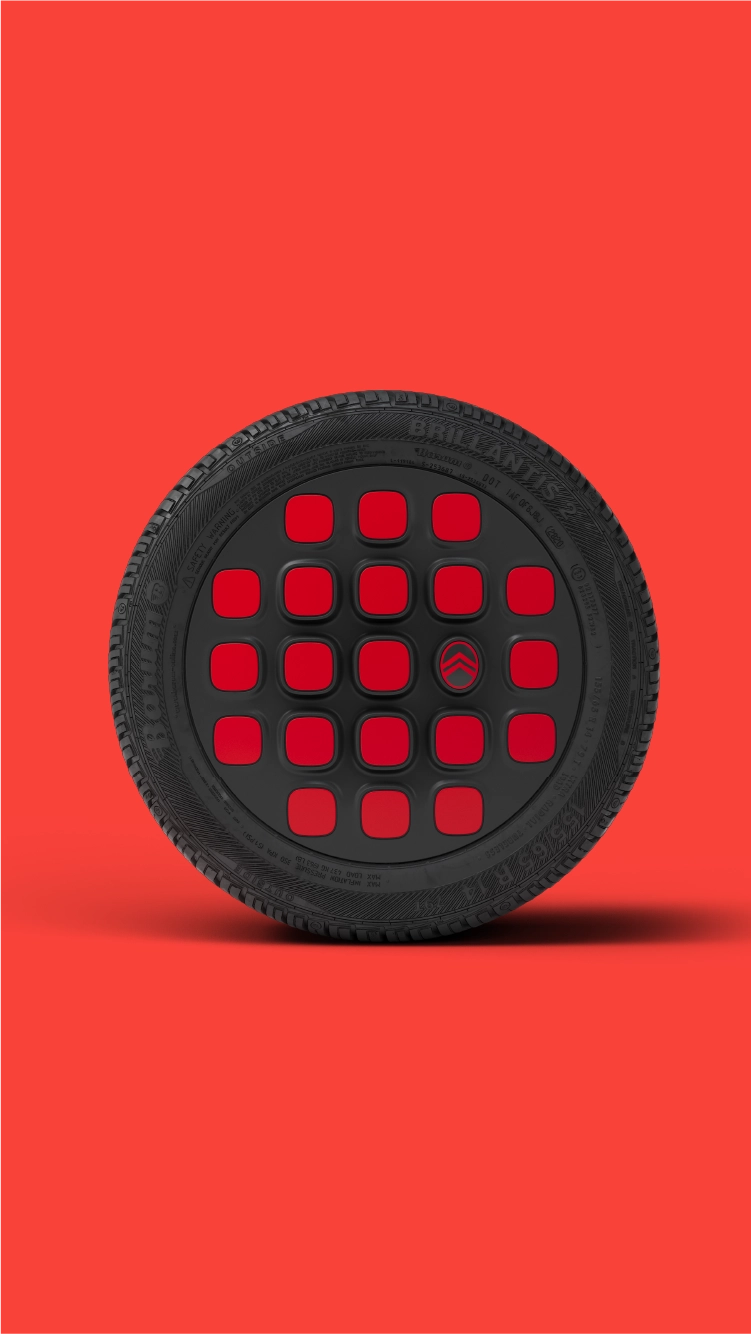 Vue de face de la roue de la Citroën Ami : un design durable, sûr et fiable offrant une liberté de mobilité urbaine innovante.