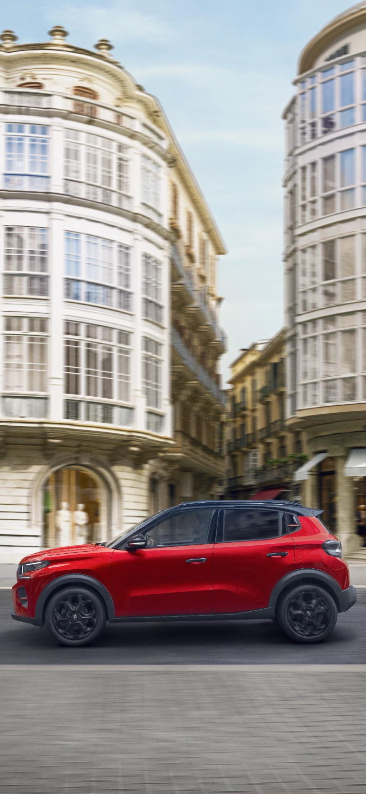 Vue du SUV compact Citroën C3, mettant en avant le design moderne des feux arrière pour une mobilité sereine, efficace et abordable.