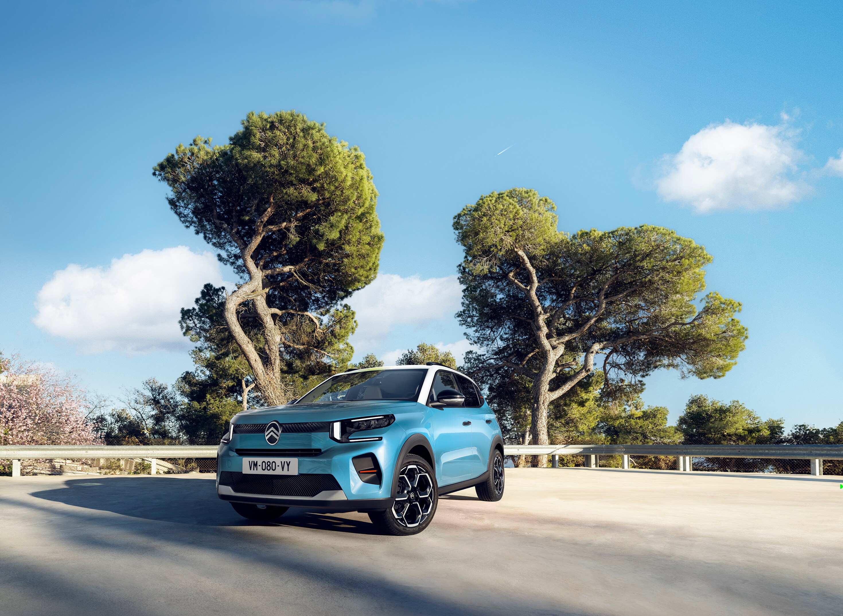 Vue 3/4 avant Citroën C3 SUV, son style pour mobilité sûre, abordable.