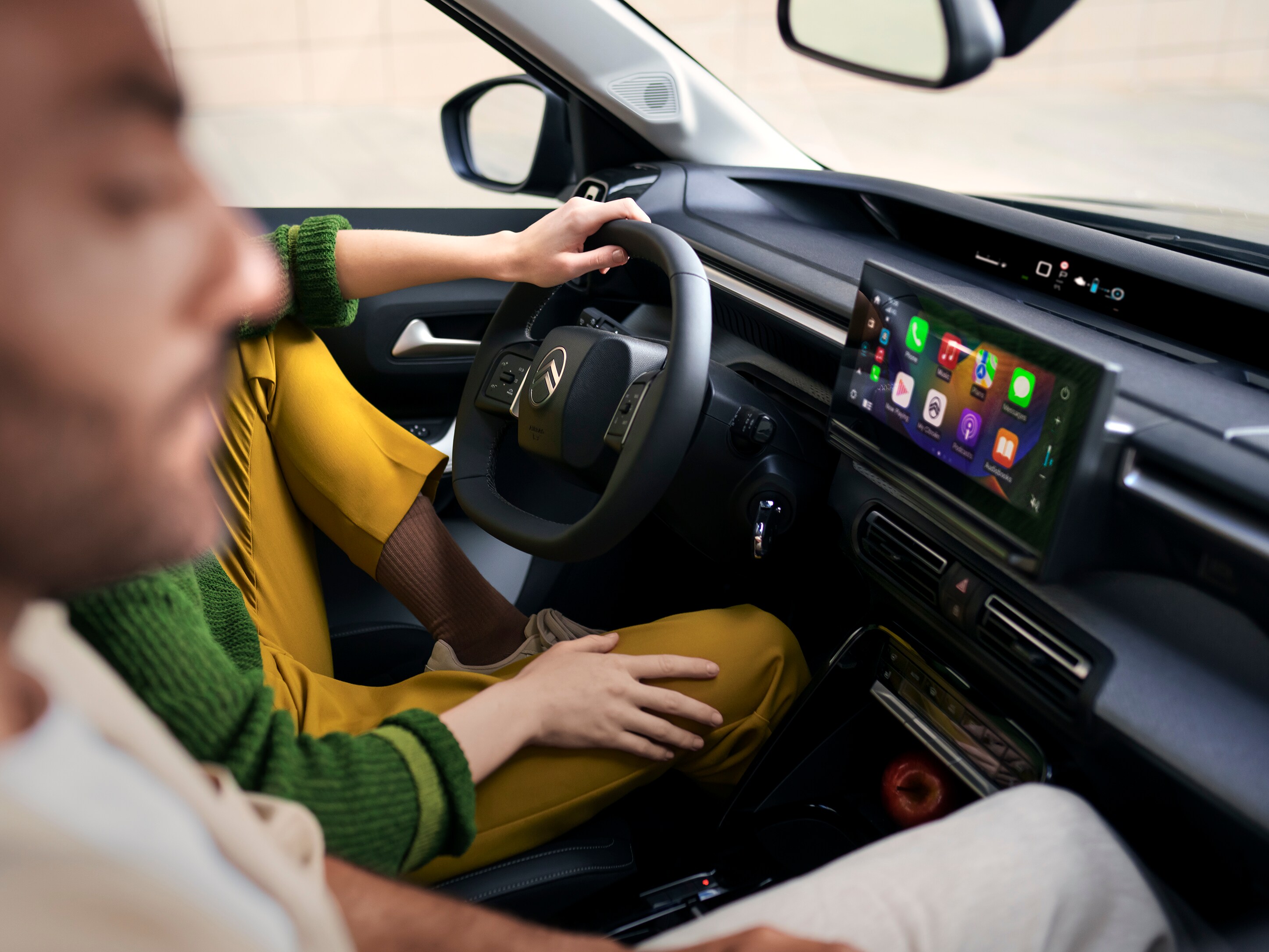 Vue de l'habitacle avant de Citroën C3 Aircross, le grand écran d'infodivertissement pour mobilité intuitive, abordable.